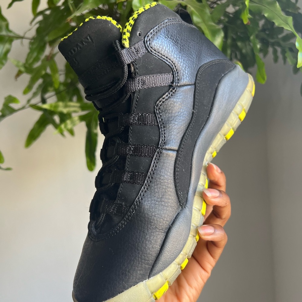 Jordan Retro 5 Venom Black Sneakers - Picture 12 of 15